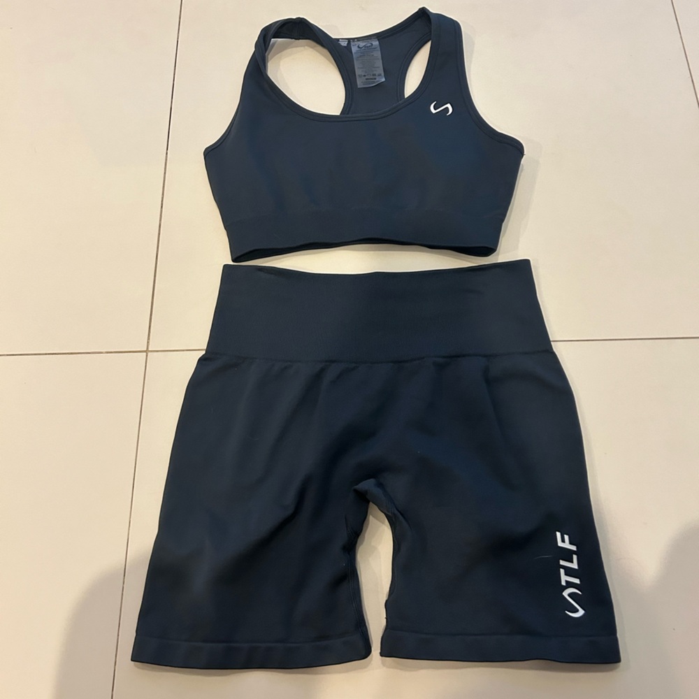 TLF Apparel COSMIC SEAMLESS SCRUNCH BUTT SHORTS & Bra Set